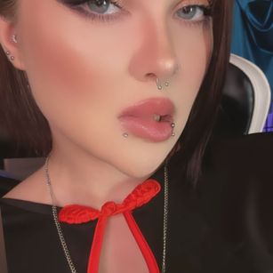 Model - Dark Queen humiliation