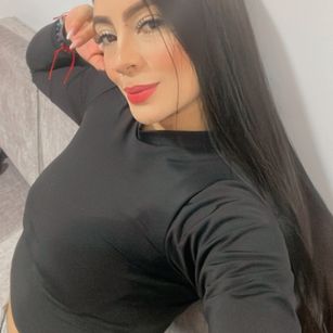 Model - laura cadwell bigass