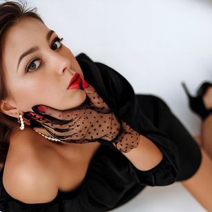 Model - sweetbb15 striptease