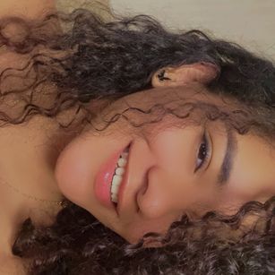 Model - TaylorTina pantyhose