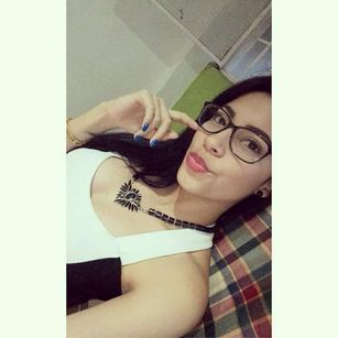 Model - Ashley Ruzo latina