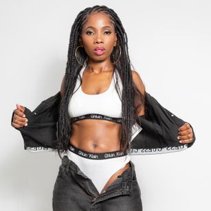 Model - Monica mature