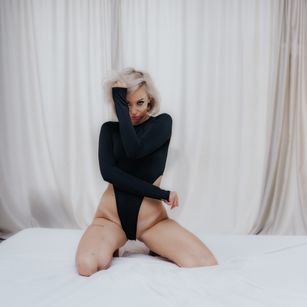 Model - JackieM blowjob