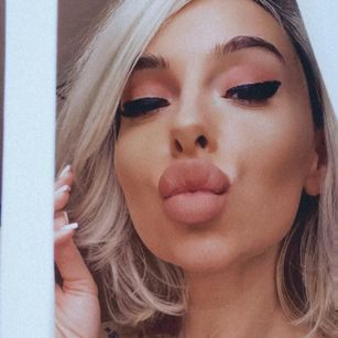 Model - JackieM feet