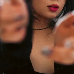 Model - InoMino dancing