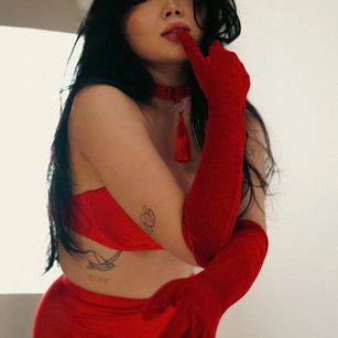 Model - InoMino striptease