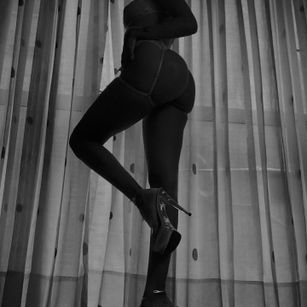 Model - Venus Fantasyy cum