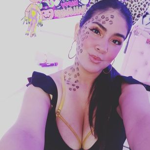 Model - Carla Williams chorro