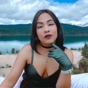 Model - SharomCastle fetish