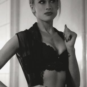 Model - Frances York nylons