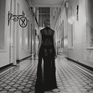 Model - Frances York strapon