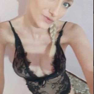 Model - Mistressmilly32 boobs