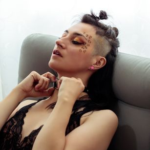 Model - PandoraSade dance