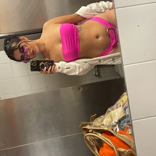 Model - LorenMclevie bigass