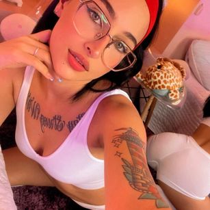 Model - Juana Green teen