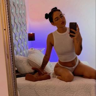 Model - Juana Green latina