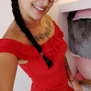 Model - Juana Green teen