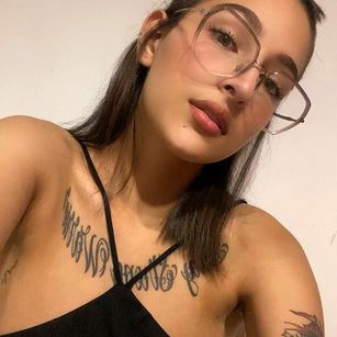 Model - Juana Green joi