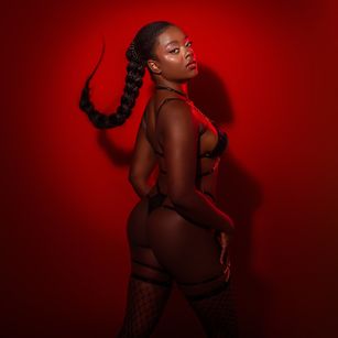 Model - LaylaBennet mistress