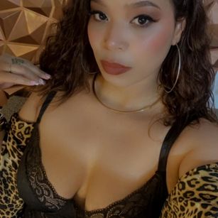 Model - Natasha Rey deepthroat