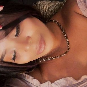 Model - Natasha Rey latina