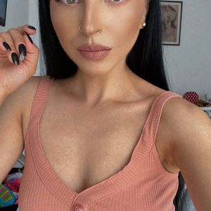 Model - Just_Mira cuckold