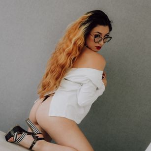 Model - AmbarSantany dirtytalk