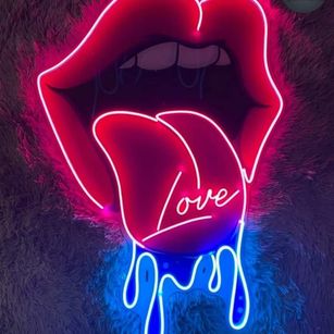 Model - Lisa Tepes bigtits