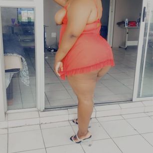 Model - Bustyass91xxo bigboobs