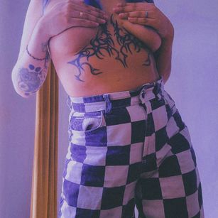 Model - Your Moonshine feet