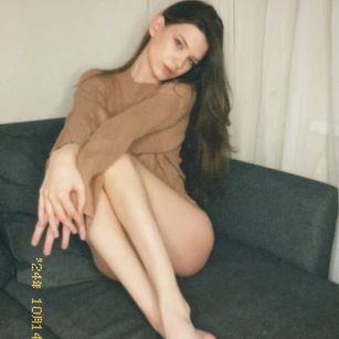 Model - Sweet_Lynette horny