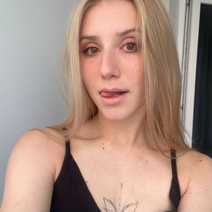 Model - Ariana dance