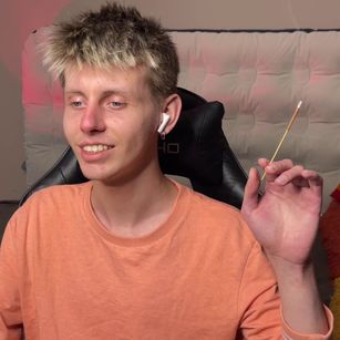 Model - vladdymeow jerkoff