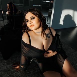 Model - Delicateafterta striptease