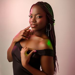 Model - NaomiKorz woman