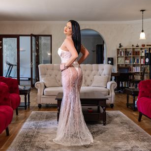 Model - Jessica Jey feet