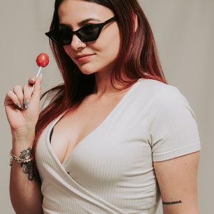 Model - ValeryHilton deepthroat