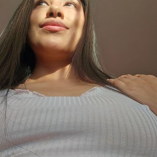 Model - ConnieMagic peruvian