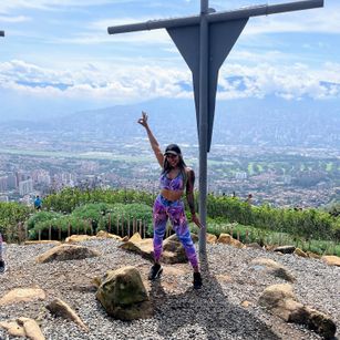 Model - EllaRose brunette