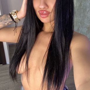 Model - Tina_Turner butt