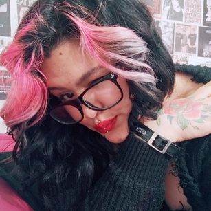 Model - Bonnie Stardustt deepthroat