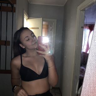 Model - MiaKonor sexy