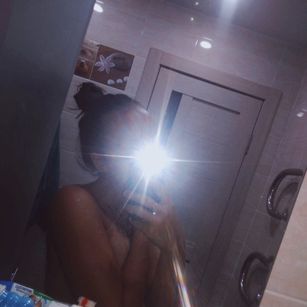 Model - MiaKonor boobs