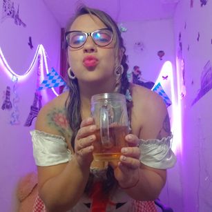 Model - lexy PEZONES