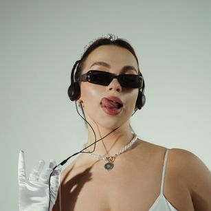 Model - Luna Night heels