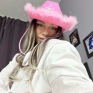 Model - Luna Night young