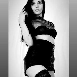 Model - Dreamy Alice joi