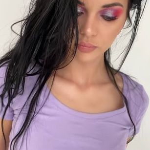 Model - Dreamy Alice beautiful