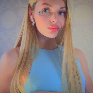 Model - Dreamy Alice beautiful