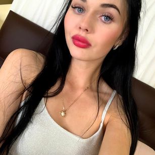 Model - Dreamy Alice squirt